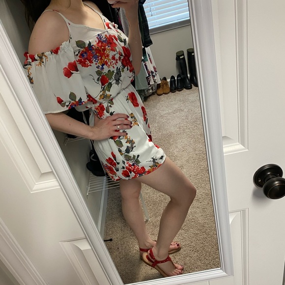 Floral Cold Shoulder Romper - Picture 2 of 5
